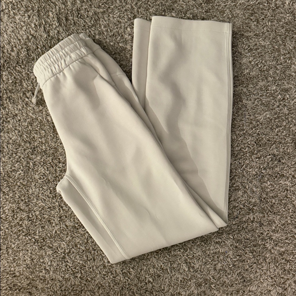 Lululemon Softstream pants size 2 NWOT